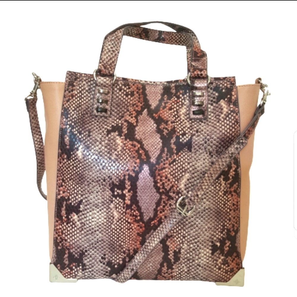 🎀SOLD🎀 NWT'S VERA WANG Faux Snakeskin Shopper Handbag